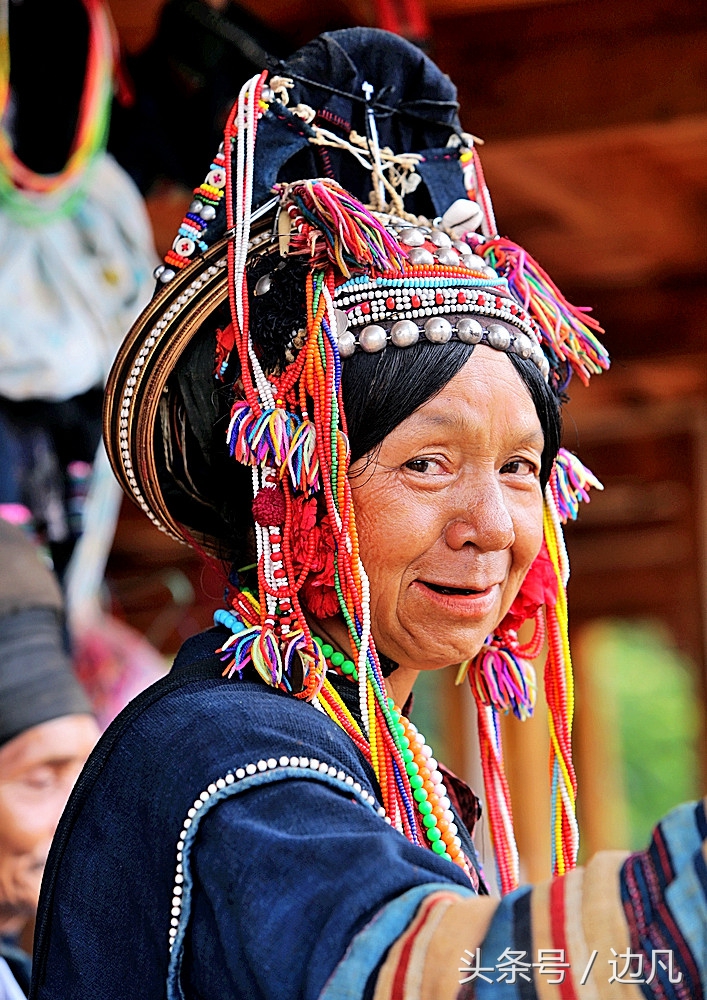 终年生活在高山密林之中的一个神秘的部族，孟连阿卡人！