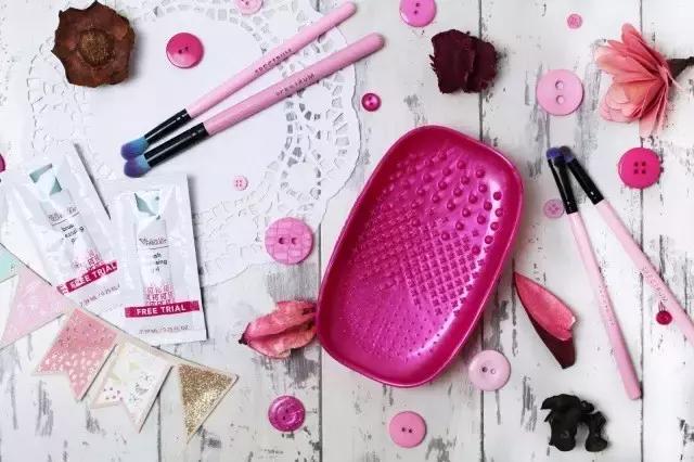 长期不清洗的化妆刷爆痘,化妆刷不干净会长痘吗