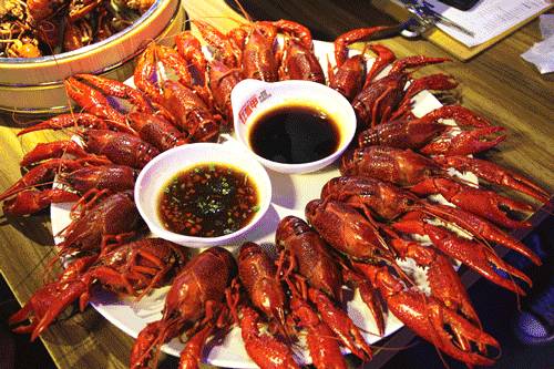 高温红色预警再次拉起，席卷魔都的红衣战士的暴击你挺得住吗？