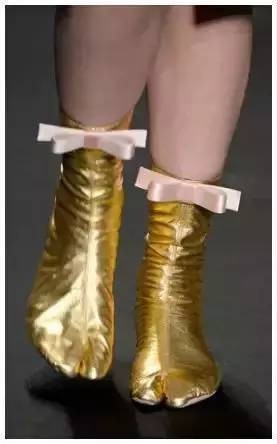 ysl爆款高跟鞋,ysl高跟鞋奇葩