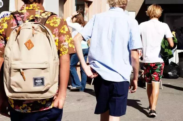 herschel双肩包灰粉,herschel双肩包带侧拉链