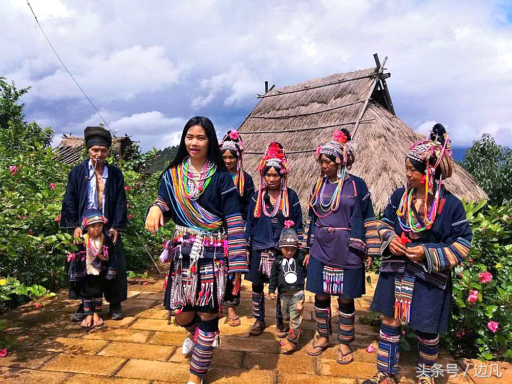 终年生活在高山密林之中的一个神秘的部族，孟连阿卡人！