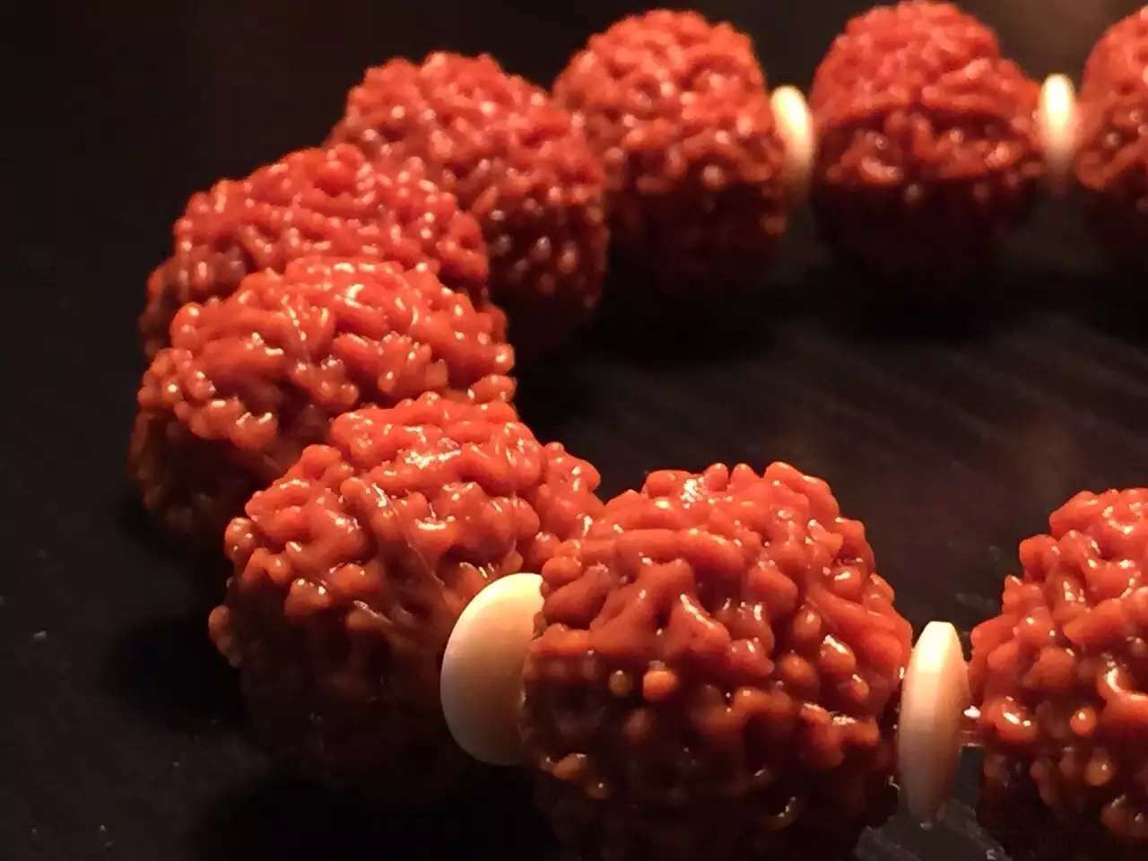 金刚菩提手串怎么分辨好坏,金刚菩提手串怎么辨别好坏