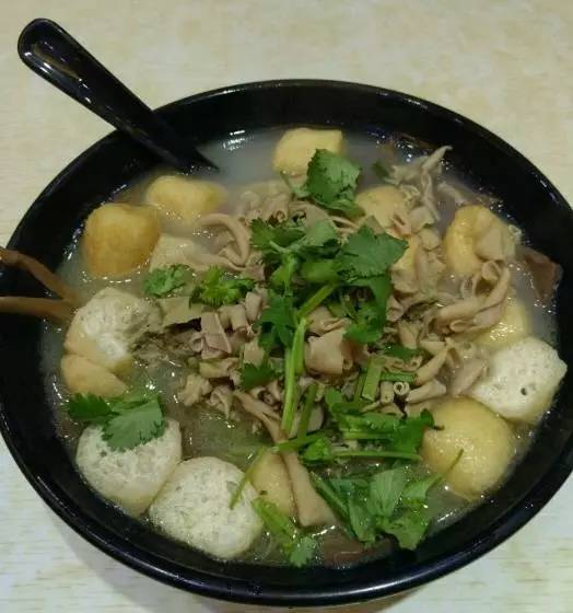 吴京鸭血粉丝汤,吴京南京吃的鸭血粉丝