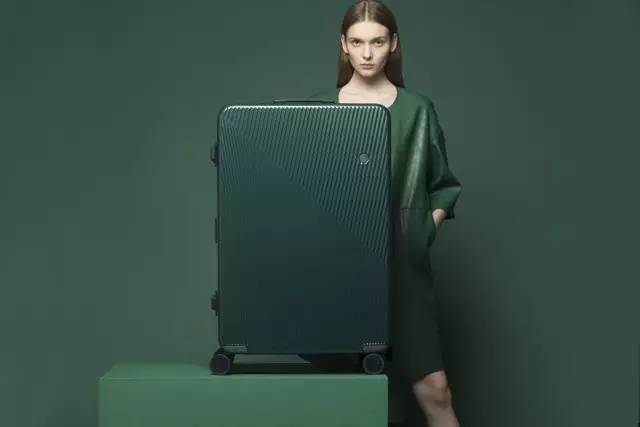 1家实体店2年卖出100,000+的行李箱，到底有啥牛逼的？