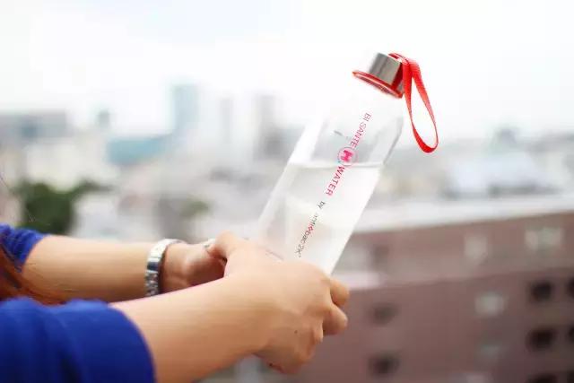 神奇水杯可以将水变果汁,神奇健康水杯