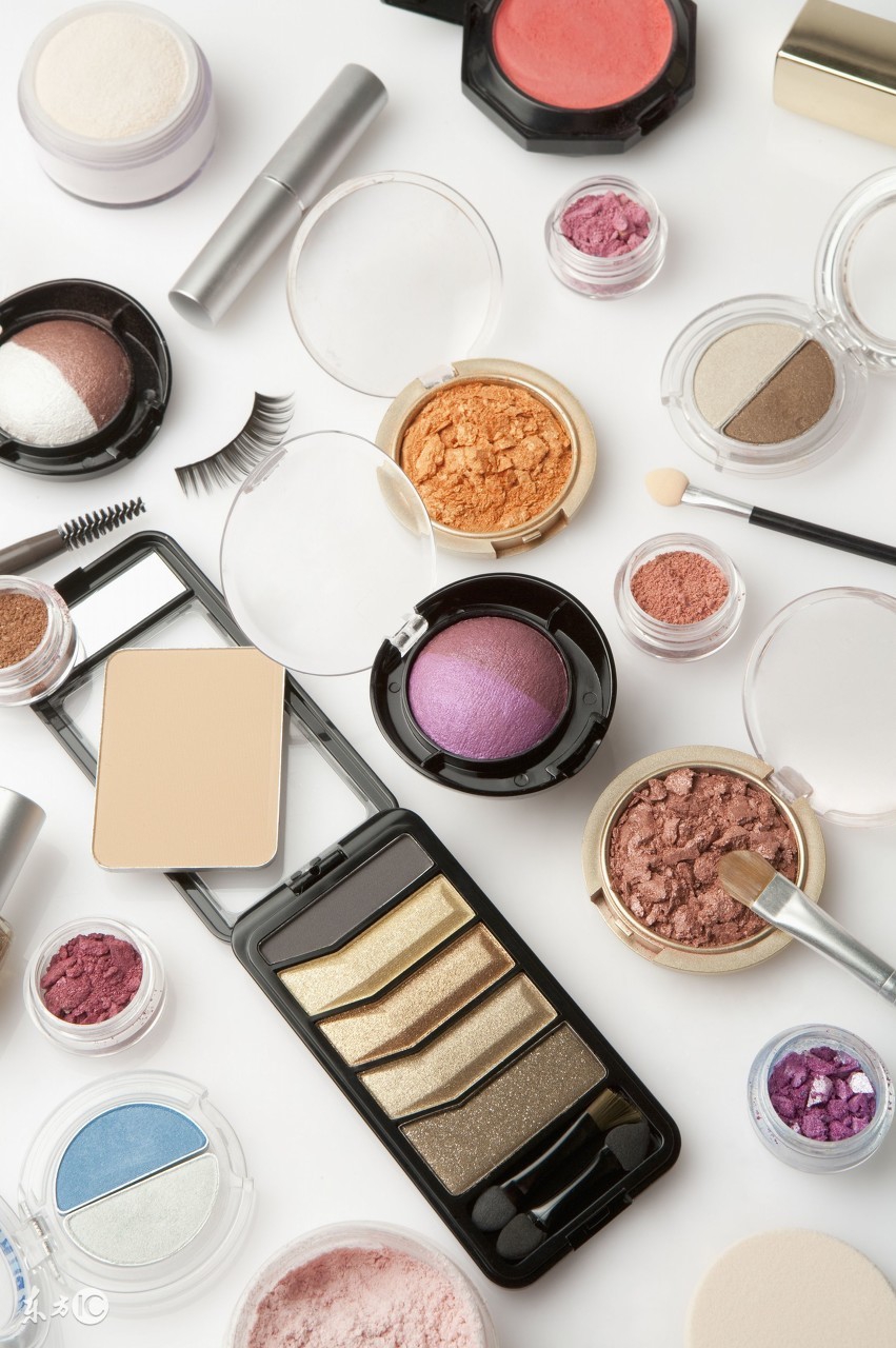 化妆品外边那层膜是什么,化妆品外面一层透明膜叫什么