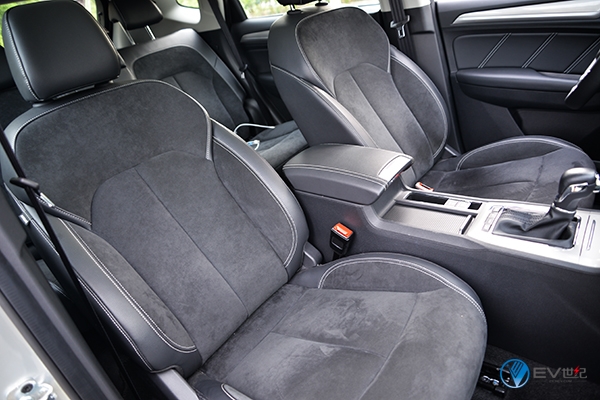 上汽荣威erx5油电混动suv动力,上汽第三代荣威erx5油电混动suv