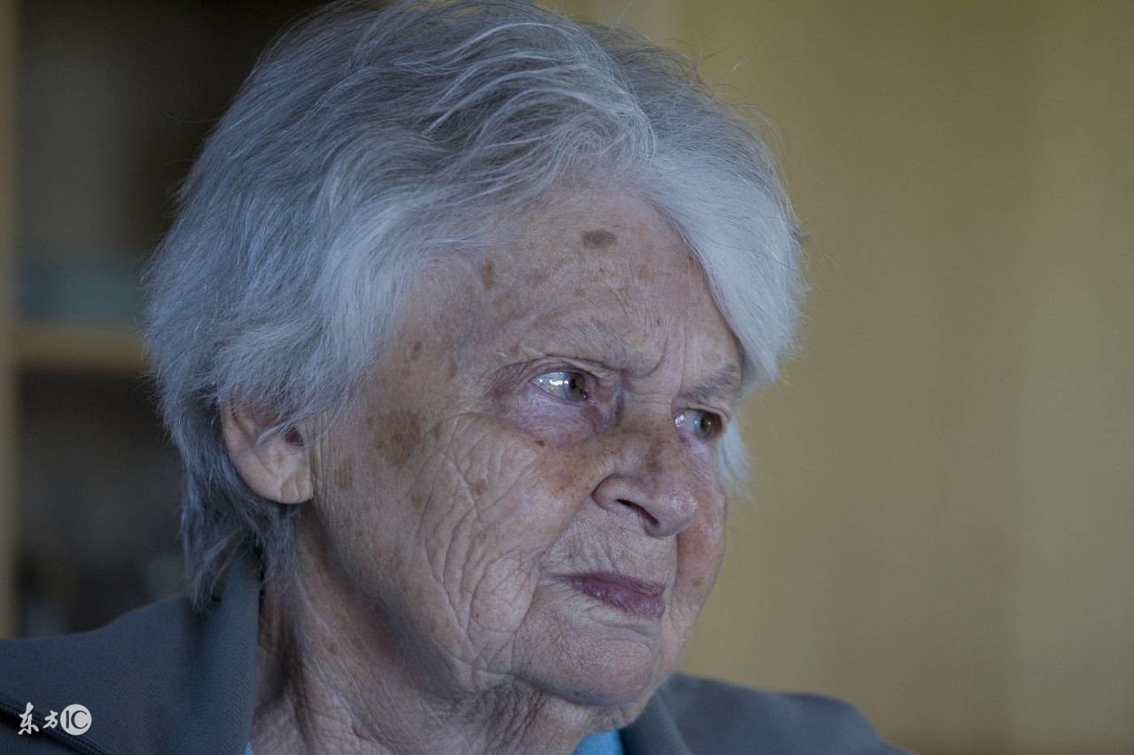 宝妈去医院检查医生的的回答让婆婆产生怀疑，宝妈愤怒不已