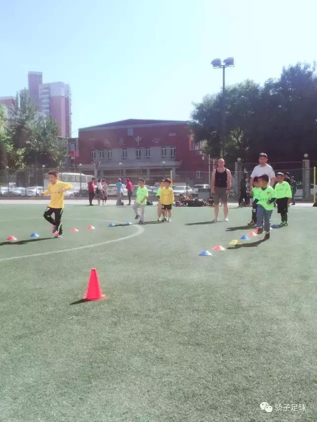 雨天踢球有效的进攻办法,雨天踢球后怎么防止感冒