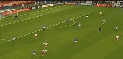 齐达内和贝克汉姆红牌,那些被红牌罚下的球星