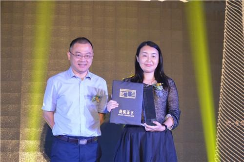 艾美奖颁奖现场,艾特奖金奖