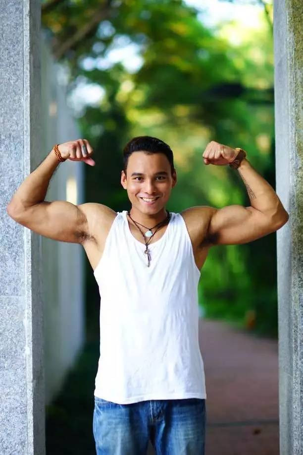 技术最好的摔角手,和伤病抗争八年