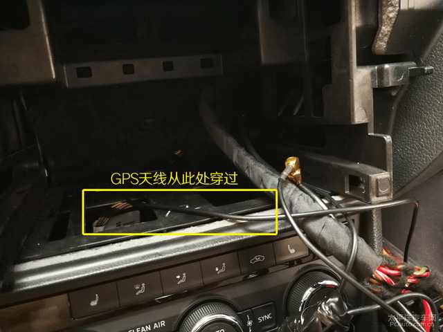 大屏导航改装手把手教你diy,道奇酷威改装大屏导航安装方法