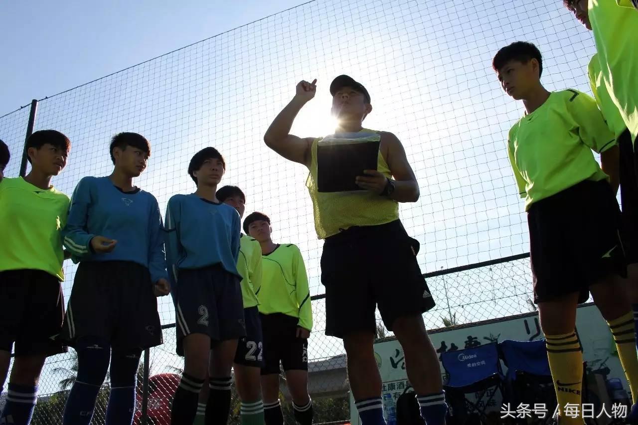 这只拿了世界冠军的少女足球队,最想踢出自己的命运