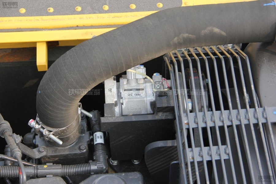 柳工挖掘机空调不凉,挖掘机的空调坏了怎么办