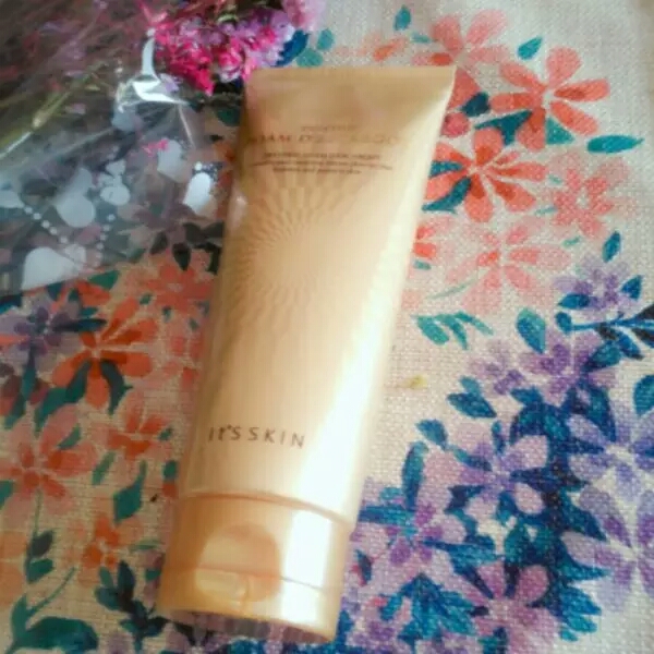 妹妹是做代购的，用了好用的化妆护肤品推荐