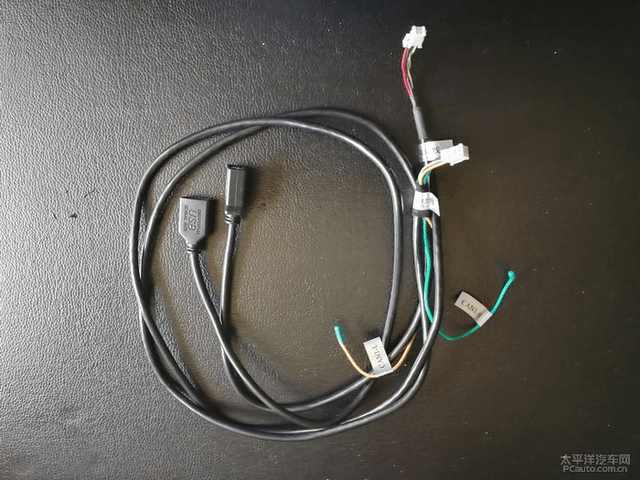 大屏导航改装手把手教你diy,道奇酷威改装大屏导航安装方法