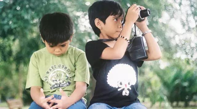 芒格人类错误认知倾向,芒格谈人性的视频