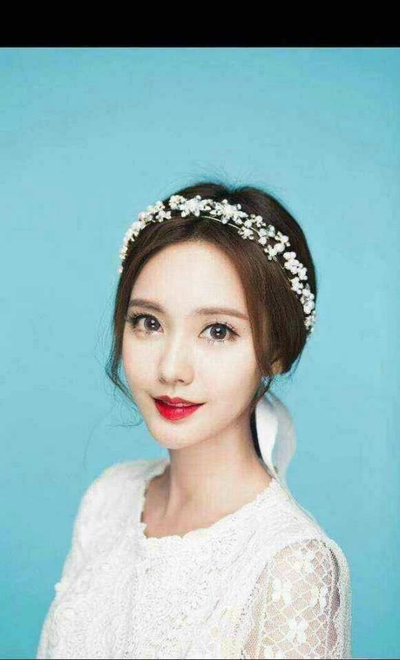 严智恩红裙,严智恩奢侈代言图片