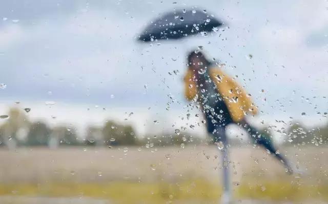 摄影背景模糊人物清晰,变焦模糊摄影教程