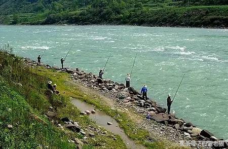 流水垂钓漂立不住怎样解决,流水钓鱼怎么防止走漂