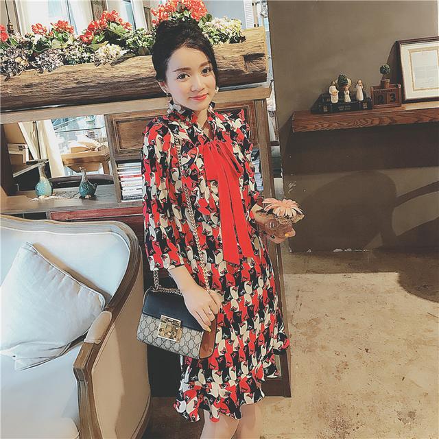 女士秋天连衣裙30-40岁,秋天必买的4款连衣裙时髦又好看