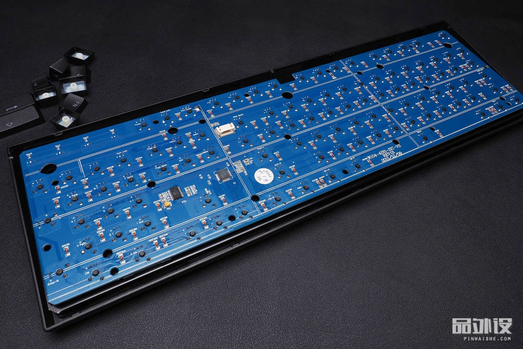 凯酷104荣耀键盘灯光调节,凯酷68键机械键盘拆解