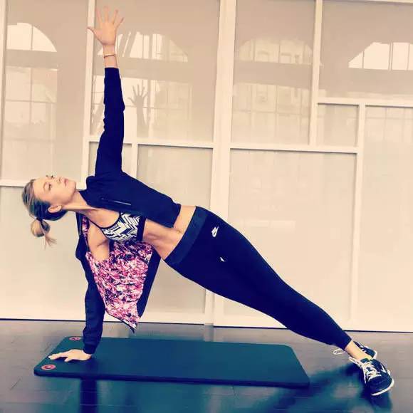 明星为了躲避狗仔都用了哪些绝招,为了躲狗仔的明星有哪些