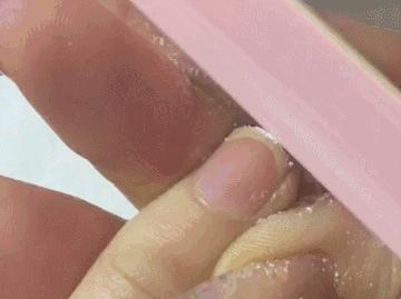 为什么剪指甲指甲会乱飞,剪指甲的时候指甲飞到鼻孔里