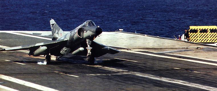 超军旗舰载攻击机,目前最好的舰载战斗机