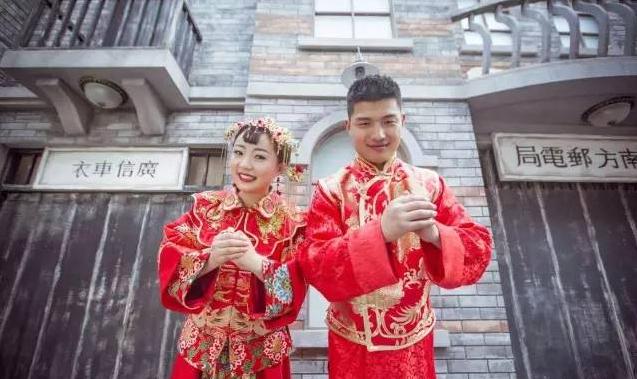 东阿小伙结婚,淮南小伙骑自行车接亲