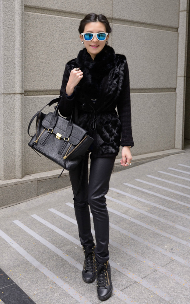 显瘦又修身的紧身牛仔裤搭配,紧身牛仔裤的穿搭显瘦又洋气