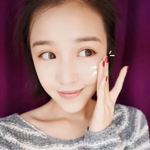 bb霜快速上妆手法视频,初学者bb霜怎么涂好看