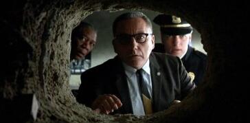 强者自救圣者渡人弱者自求多福,有关强者自救圣者渡人的生活实例