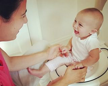 新生儿最有效排便方法,新生儿如何快速排便正确方法