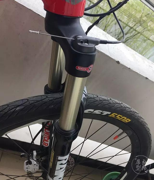 爱骑单车的男生,男生骑单车姿势超帅