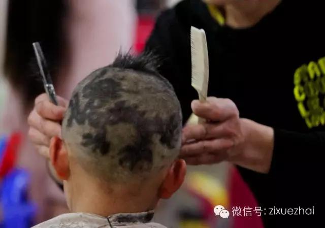 二月二龙抬头怎么给小孩子剃头呢,为什么正月剪头死舅舅