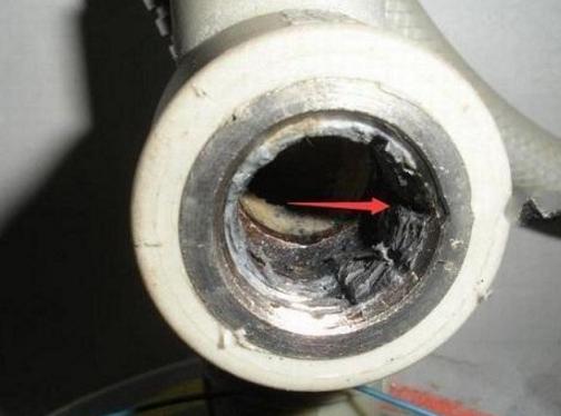 水龙头螺丝断在水管？老师傅教你一招，轻松拿出来