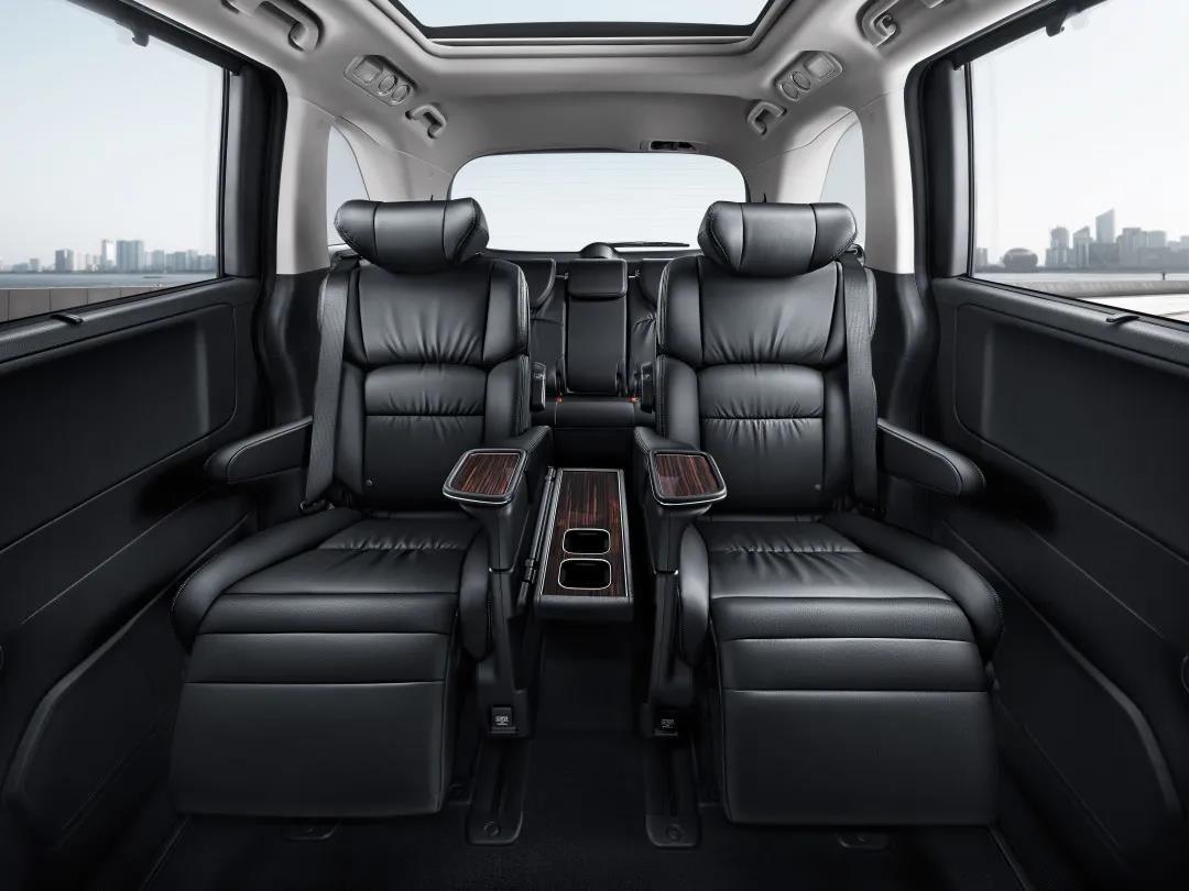 汽车内饰霉斑点用什么去霉剂,汽车内饰有霉斑怎么去除