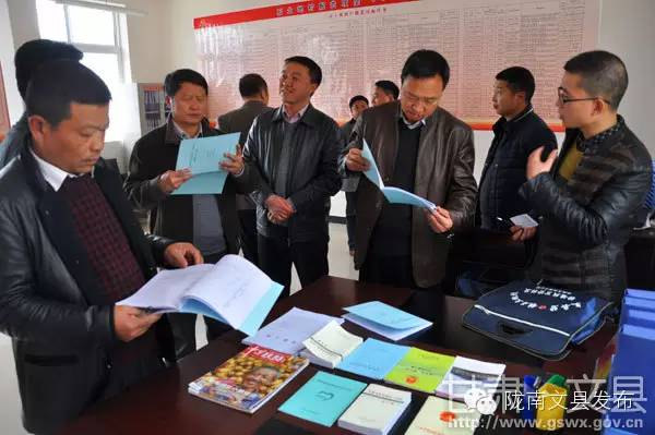 王保明到官厂镇调研指导脱贫攻坚,县领导调研扶贫点村脱贫攻坚工作