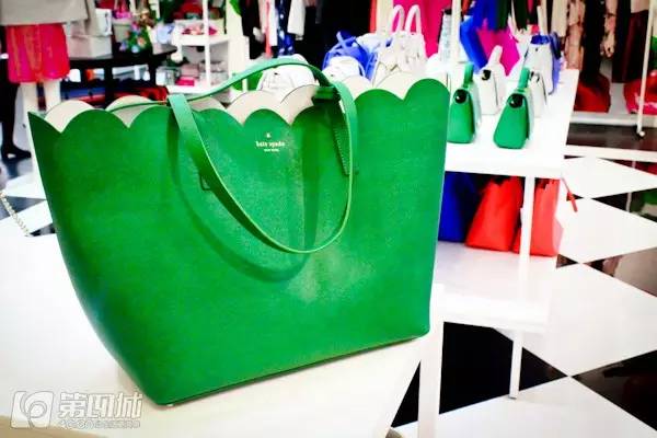 有折扣丨没买新包新鞋新衣服的，都奔这儿去了！