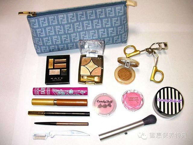 网红化妆包高级感大容量,日本网红平价化妆品牌排行榜