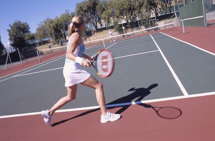 跑步不穿跑鞋有危害吗,穿跑鞋跑步真的可以提升速度吗