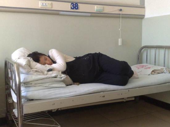 生孩子打催产针羊水破了,孕妇破羊水打催产针