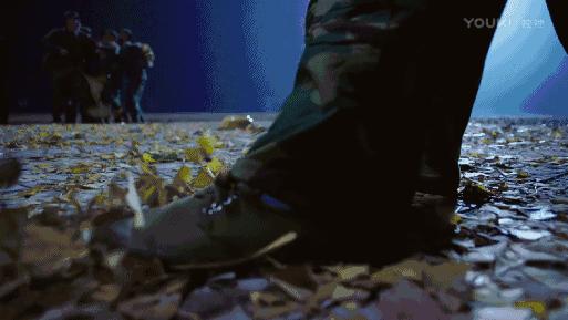 《春风十里不如你》戴教官和papi酱是同学，送罐头秀腹肌卖萌