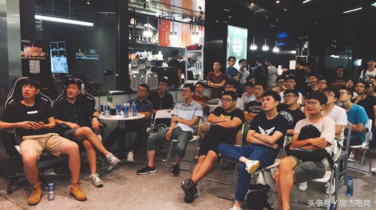 杰伦演唱会场内和看台的区别,杰伦电子竞技俱乐部