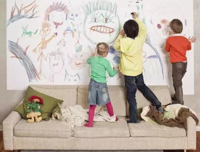 小孩在墙上画画需要阻止吗,孩子在墙上画画了怎么处理