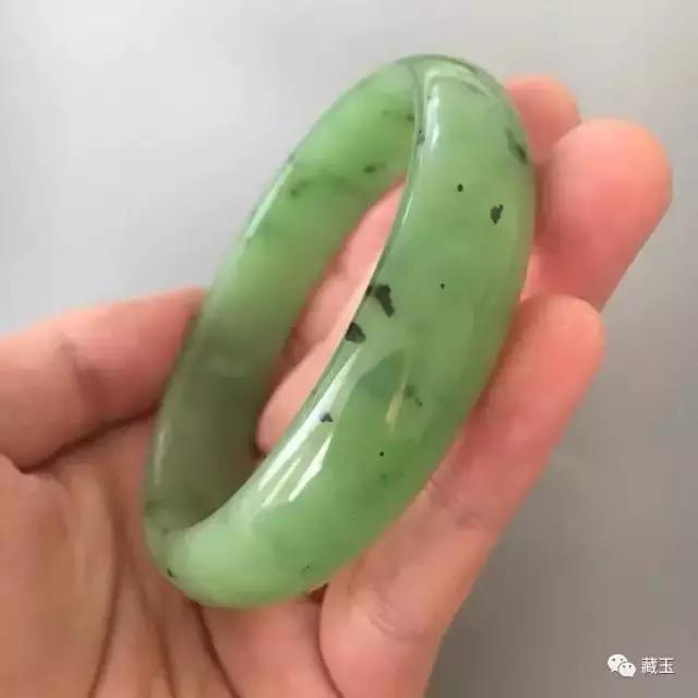 碧玉和岫玉哪个价值高一些,碧玉是否有价值