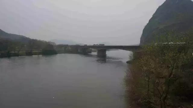 宜宾珙县僰人悬棺千古之谜,探秘悬棺之谜完整版